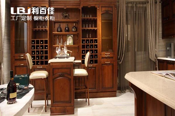 你擁有個人特色的酒柜定制嗎？