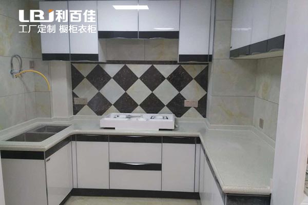 長(zhǎng)沙利百佳櫥柜品牌|芙蓉萬(wàn)國(guó)城彩晶整體櫥柜案例分享